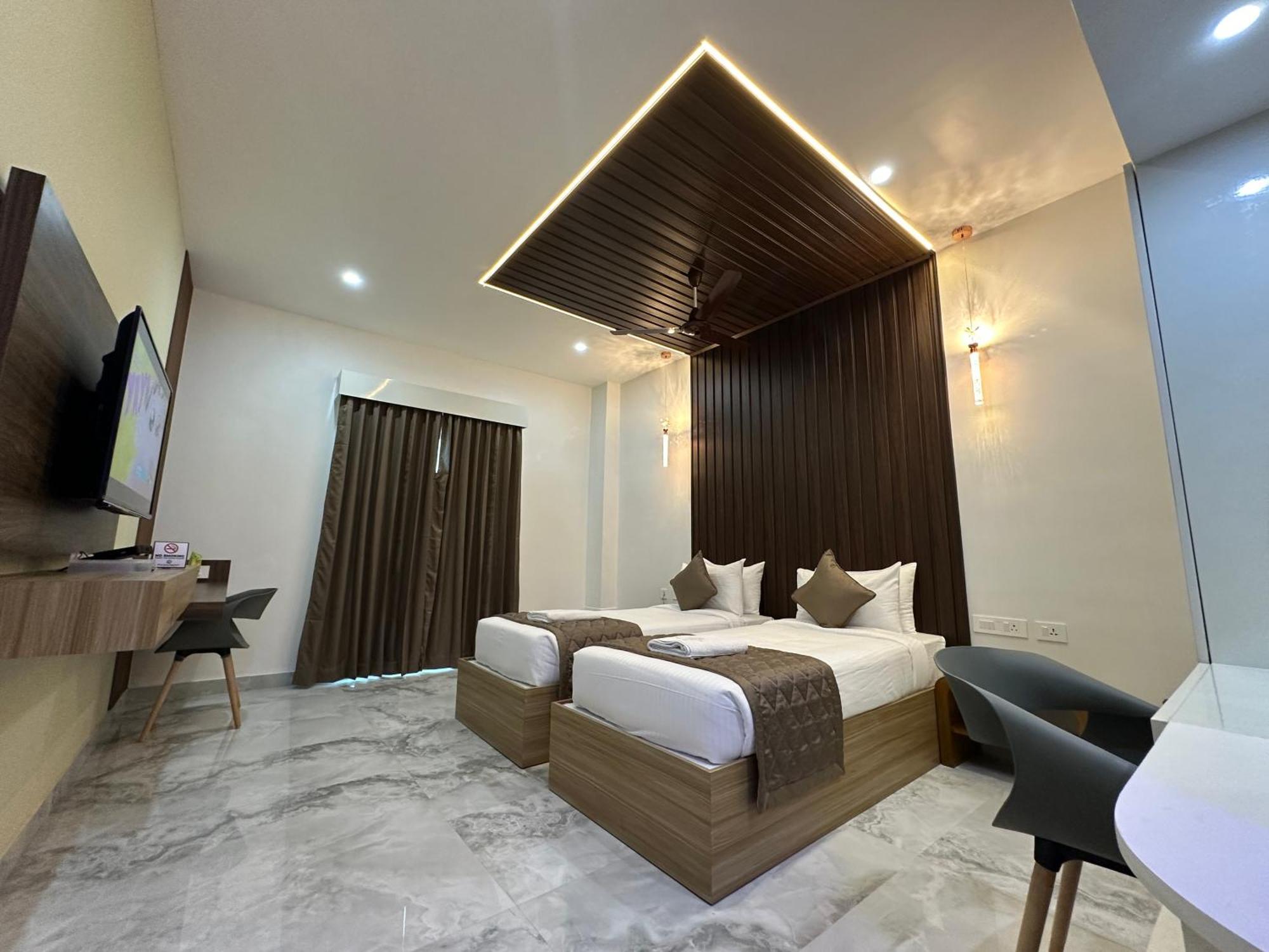 Silver Stone Park Resort, Kovilpatti Exterior photo
