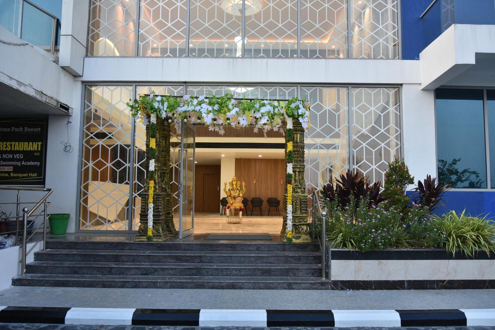 Silver Stone Park Resort, Kovilpatti Exterior photo