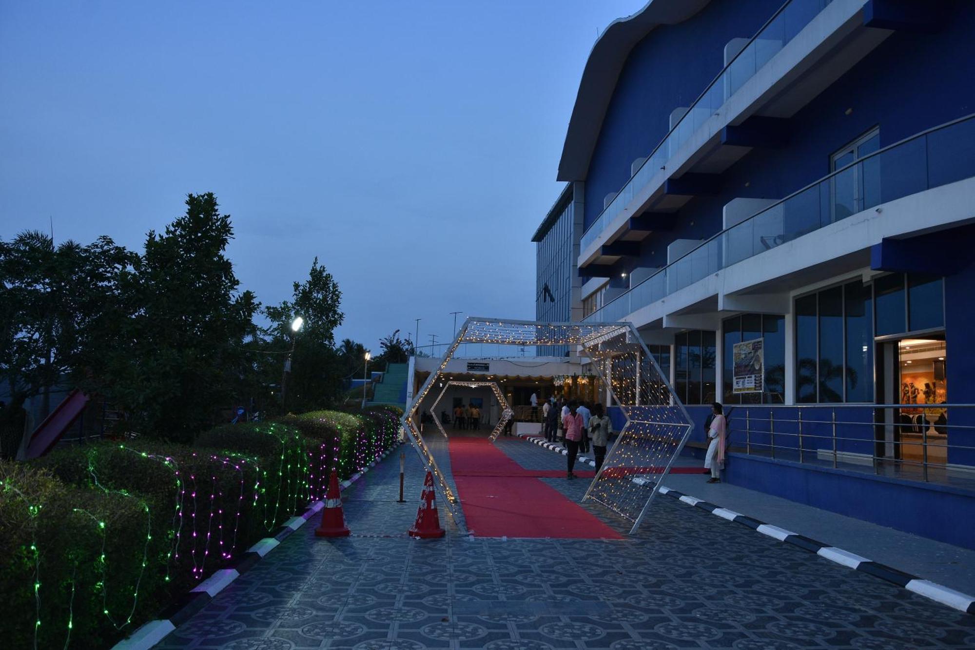 Silver Stone Park Resort, Kovilpatti Exterior photo